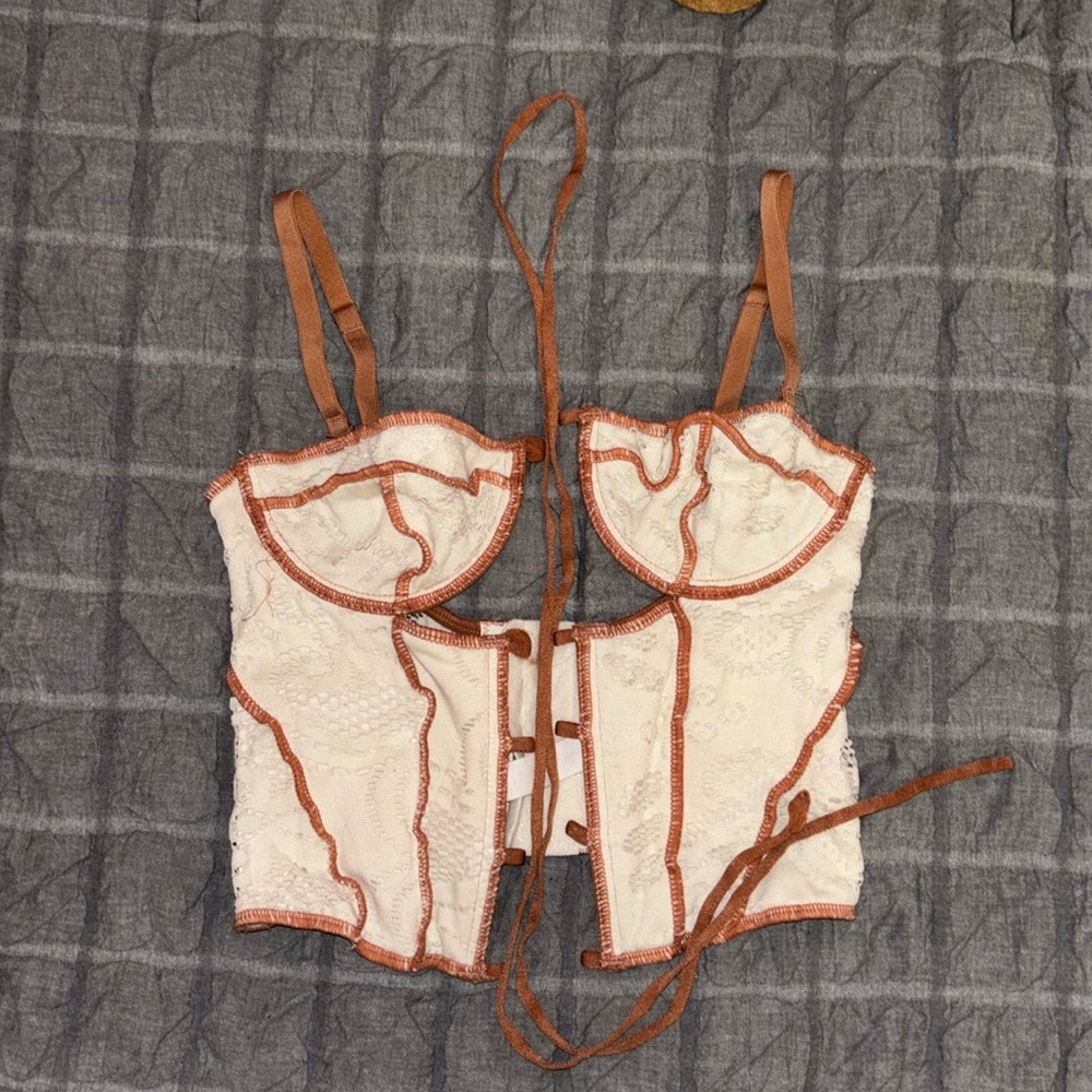 Urban Outfitters Corset Top 🐻